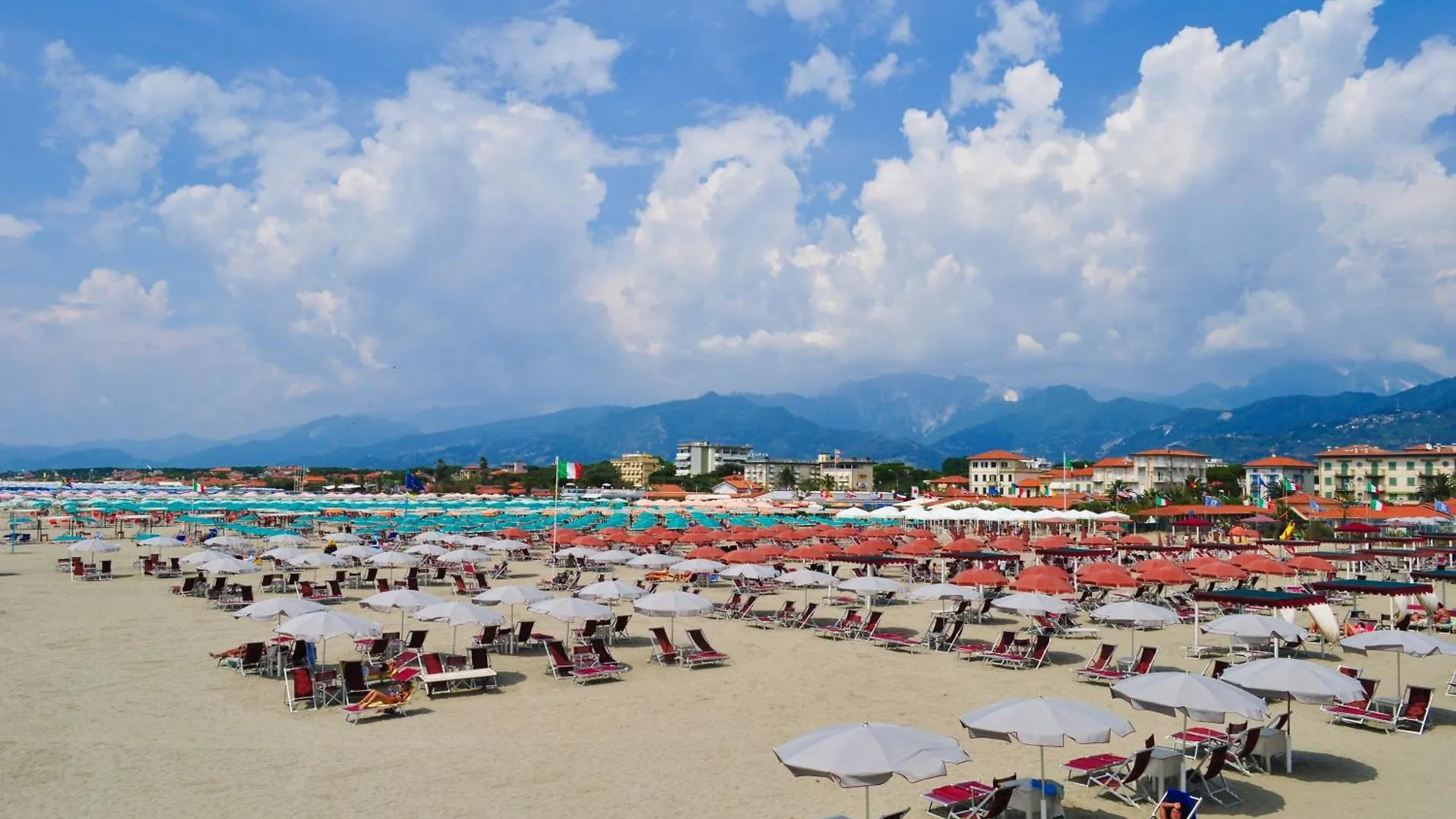 Appartamento Mako - 800M From The Beach - Happy Rentals Viareggio Italy